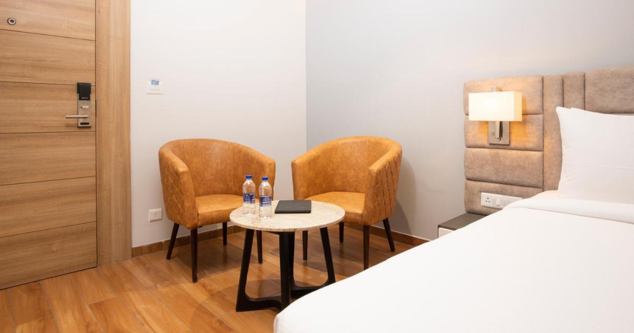 Northway Hotel 维沙卡帕特南 外观 照片